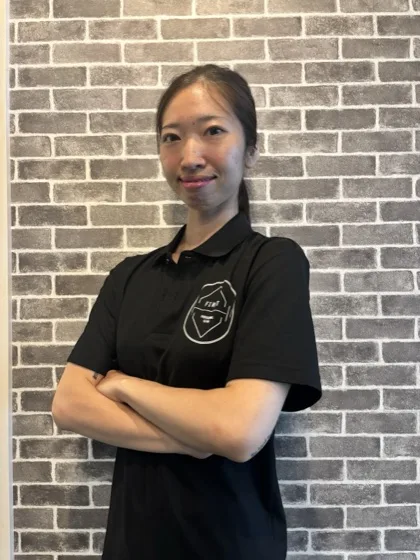 トレーナー 赤江