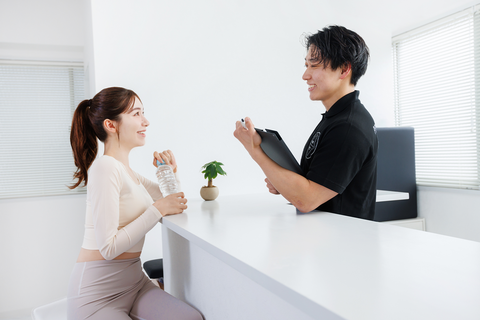 トレーニングする女性